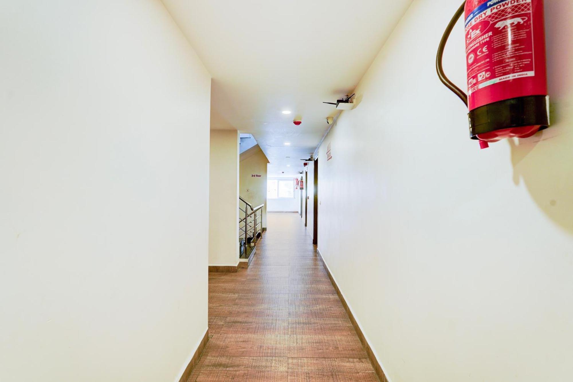 Super Townhouse Tirupati 호텔 외부 사진